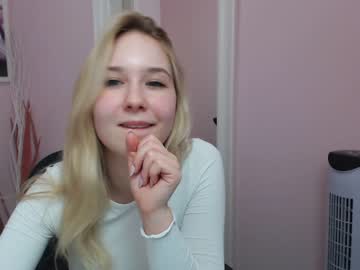 cam girl lila_page image #1298916