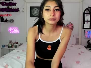 cam girl violetttflowers image #990986