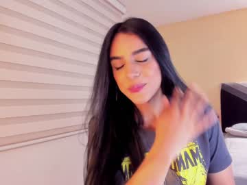 cam girl sofi_saenzz image #3968783