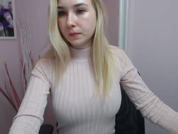 cam girl lila_page image #1090620