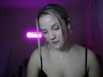 cam girl varsitybaby000 image #1023184