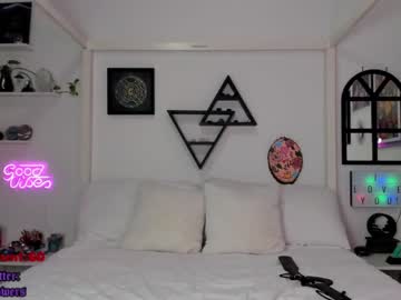 cam girl violetttflowers image #1216858