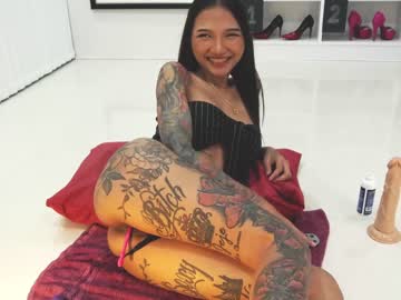 cam girl asianqueen93 image #1471380