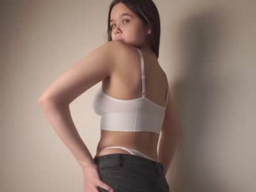 cam girl helenmoors image #3895437