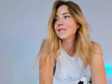cam girl emmi_rosee image #3050805