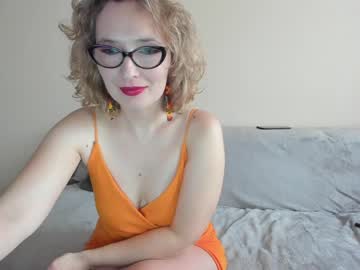 cam girl emilymilf__ image #3243346