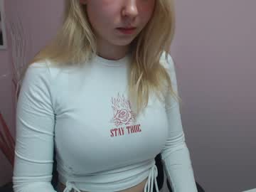 cam girl lila_page image #1119549