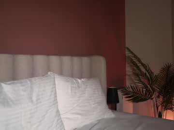 cam girl smiling_princess image #3447404