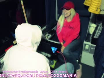 cam couple realtoxxxmaria image #3592513