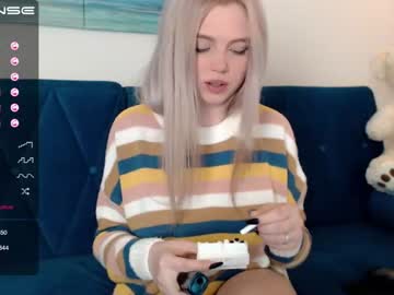 cam girl small_blondee image #1100673