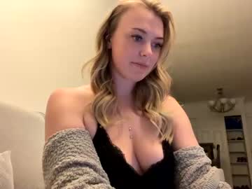 cam girl blondeblueeyedmama image #3920427