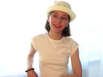 cam girl brittcollinge image #4077121