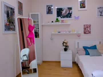 cam girl kisses_from_princess image #3625423