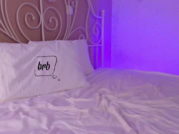 cam girl smiling_princess image #2554322
