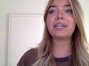 cam girl littlemaryjane19 image #1135892