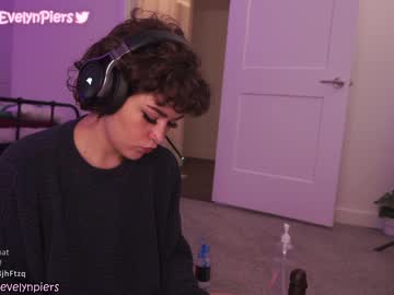 cam girl evelynpiers image #2430702