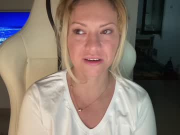cam girl kiradivine image #2392705