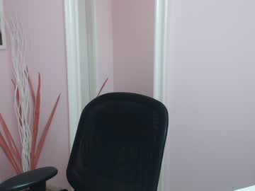 cam girl lila_page image #1133308