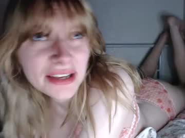dumbdoll9 cam