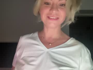 cam girl kiradivine image #2622783