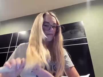 cam girl mariah95 image #354472