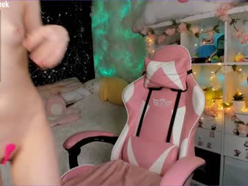 cam girl littleflufflepuff image #1159152