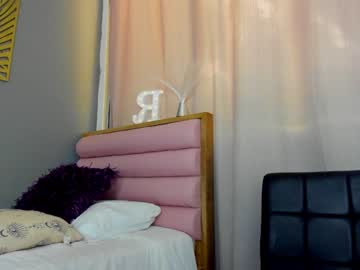 cam girl roberta_lipa image #2971810