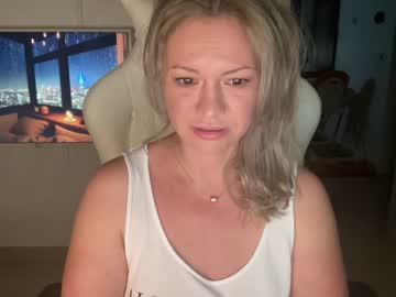 cam girl kiradivine image #2471232