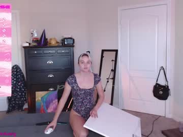 cam girl petitebrat image #3425107