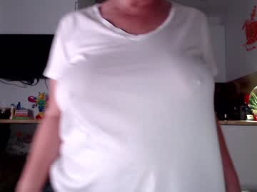 cam girl kiradivine image #2241418