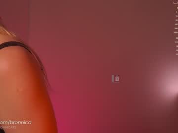 cam girl bronnica image #2077079