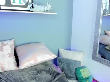 cam girl saschaholmen image #2893319