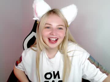 cam girl shy_blondiee image #3675617