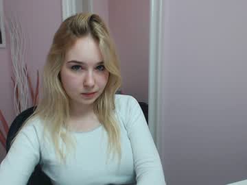 cam girl lila_page image #1132979