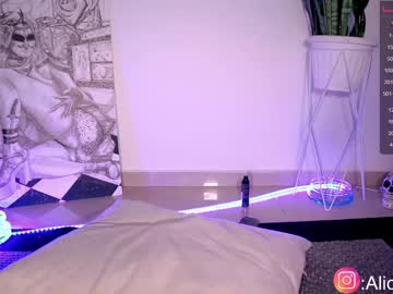 cam girl alicia_uwu image #2910017