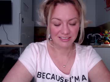 cam girl kiradivine image #1990252