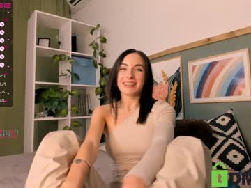 cam girl naiamo image #2557701