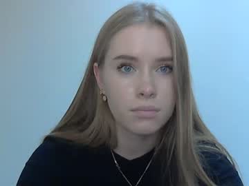 bite_big_lips cam