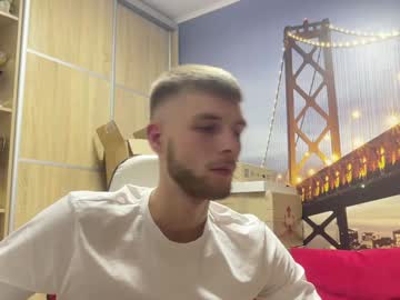 cam man raw_edge image #4048011