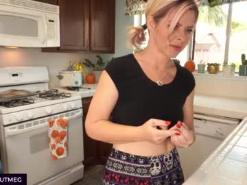 cam girl nikkinutmeg image #310241