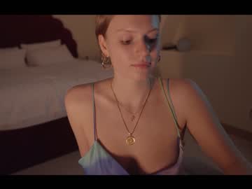 cam girl chillwithkira image #1572802