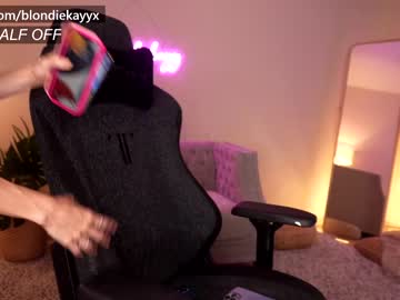 cam girl blondiekayy image #1948291