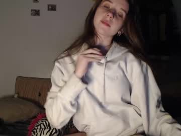 cam girl petitegirluvsdick image #3348090
