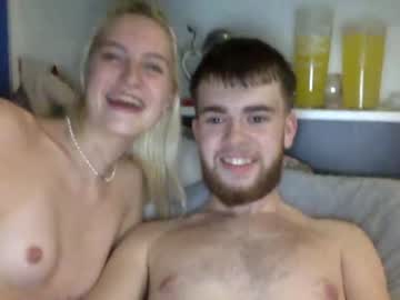 cam couple cumlovingsluts image #3979585