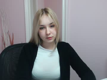 cam girl lila_page image #1148003