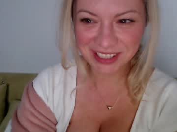 cam girl kiradivine image #1638563